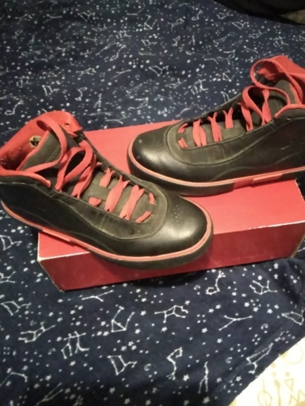 Jordan Black and Red Athletic Shoes - Classic Mid Sneaker Sz 6.5Y (Women's Sz8)